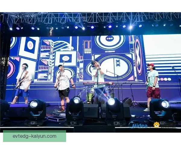 Osimhen成夏季转会市场焦点，欧洲豪门争夺战备受关注