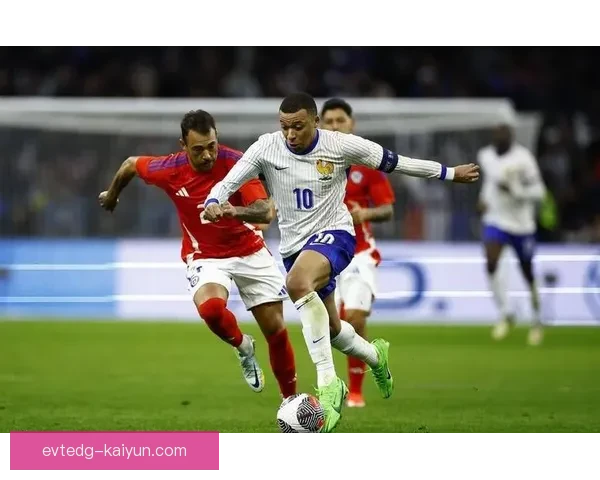 足球自由人市场掀起新热潮，多位明星球员状态回暖值得关注